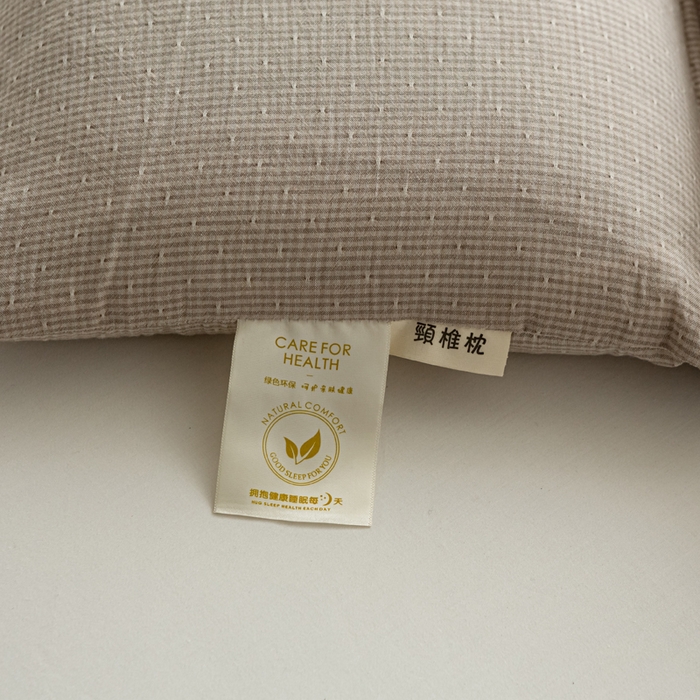 91家纺网 家纺一手货源 找家纺 萌番宝 2025新款A类水洗棉全棉三角方格二合一组合荞麦枕头草本清香荞麦腰枕 灰色三角46*16+方枕46*28