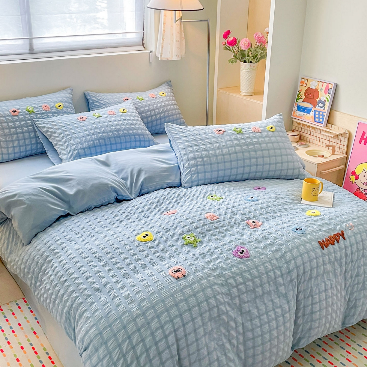 91家纺网 家纺一手货源 找家纺 千希家纺 2025新款高克重超柔泡泡纱毛巾绣泡芙精灵系列四件套 泡芙精灵-天空蓝