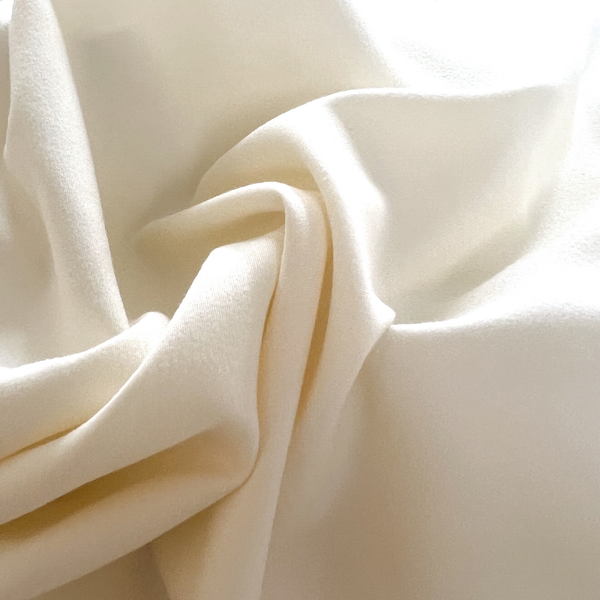 91家纺网 家纺一手货源 找家纺 雨菲家纺 2025新款学生季水洗棉毛巾绣花荷叶花边三件套四件套床单床笠款 米米兔杏