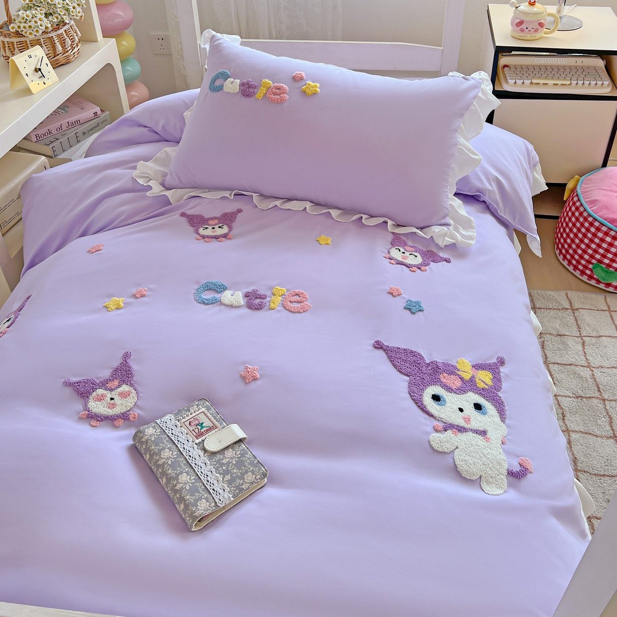 91家纺网 家纺一手货源 找家纺 雨菲家纺 2025新款学生季水洗棉毛巾绣花荷叶花边三件套四件套床单床笠款 米米兔紫