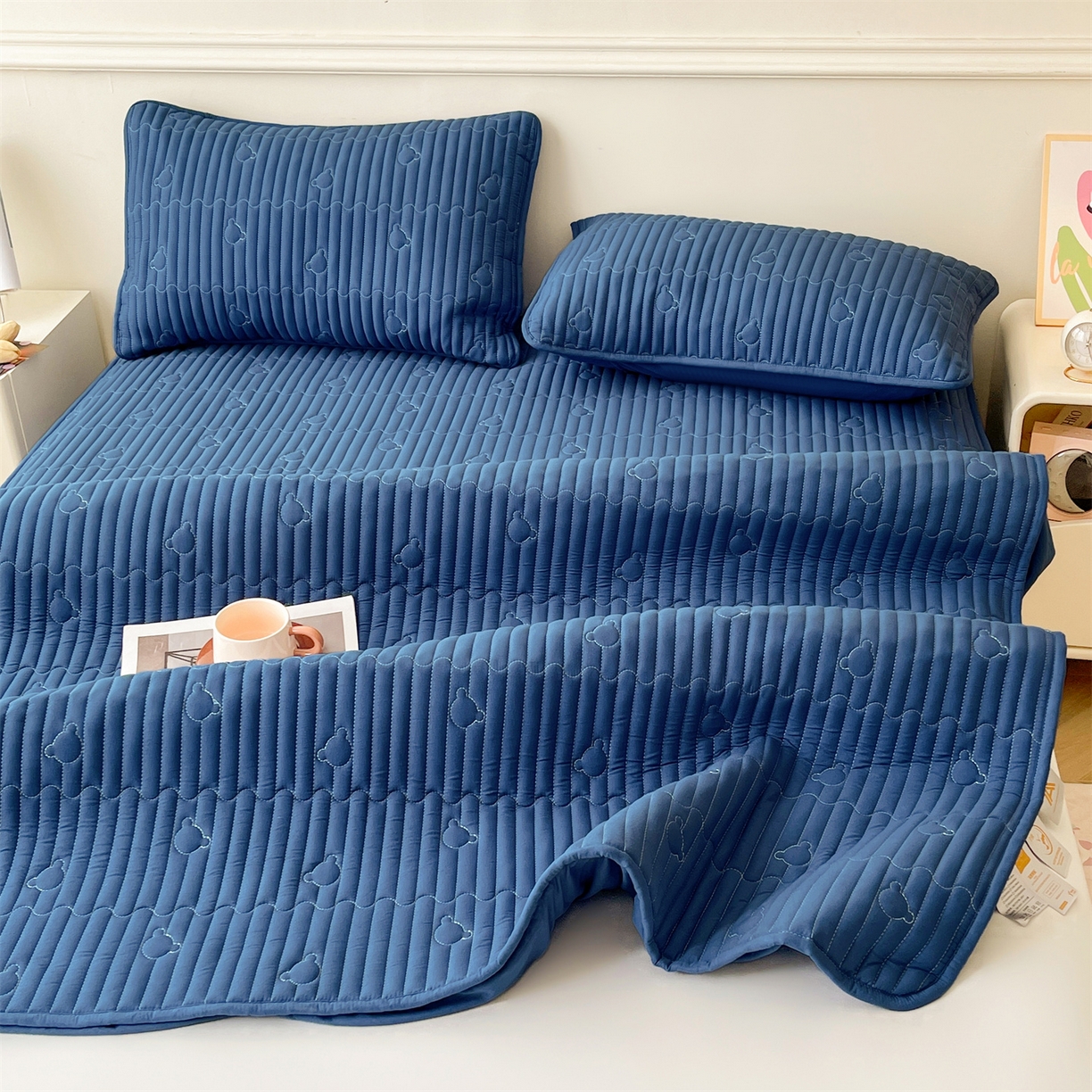 91家纺网 家纺一手货源 找家纺 雯豆家纺 2025新款洛川A类夹棉床笠三件套水洗棉磨毛纯色床护垫床单保护套 洛川-黛蓝