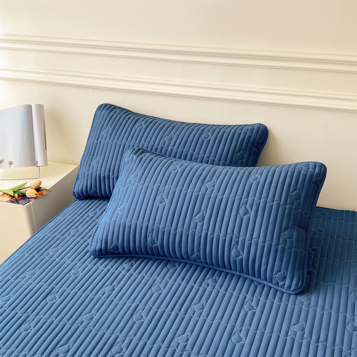 91家纺网 家纺一手货源 找家纺 雯豆家纺 2025新款洛川A类夹棉床笠三件套水洗棉磨毛纯色床护垫床单保护套 洛川-黛蓝