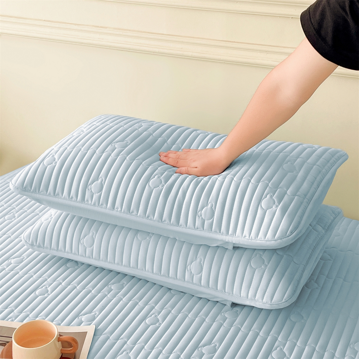 91家纺网 家纺一手货源 找家纺 雯豆家纺 2025新款洛川A类夹棉床笠三件套水洗棉磨毛纯色床护垫床单保护套 洛川-淡水蓝