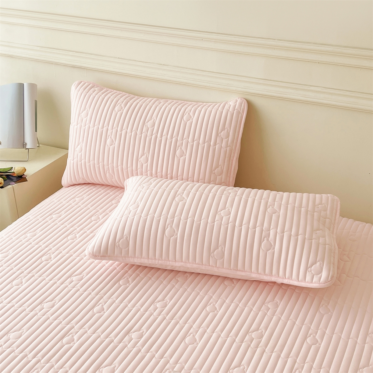 91家纺网 家纺一手货源 找家纺 雯豆家纺 2025新款洛川A类夹棉床笠三件套水洗棉磨毛纯色床护垫床单保护套 洛川-密合粉