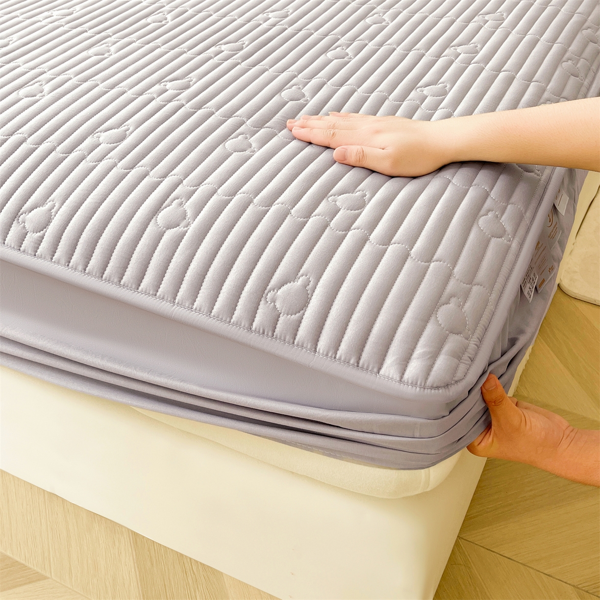 91家纺网 家纺一手货源 找家纺 雯豆家纺 2025新款洛川A类夹棉床笠三件套水洗棉磨毛纯色床护垫床单保护套 洛川-暮云灰