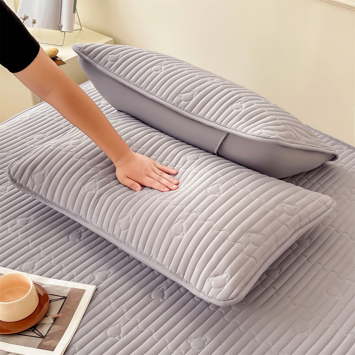 91家纺网 家纺一手货源 找家纺 雯豆家纺 2025新款洛川A类夹棉床笠三件套水洗棉磨毛纯色床护垫床单保护套 洛川-暮云灰