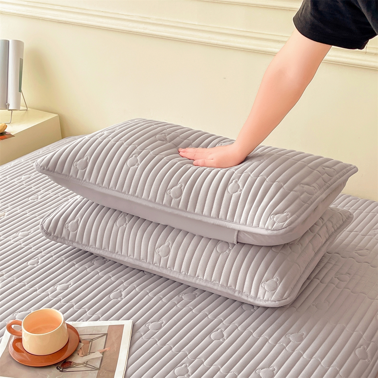 91家纺网 家纺一手货源 找家纺 雯豆家纺 2025新款洛川A类夹棉床笠三件套水洗棉磨毛纯色床护垫床单保护套 洛川-暮云灰