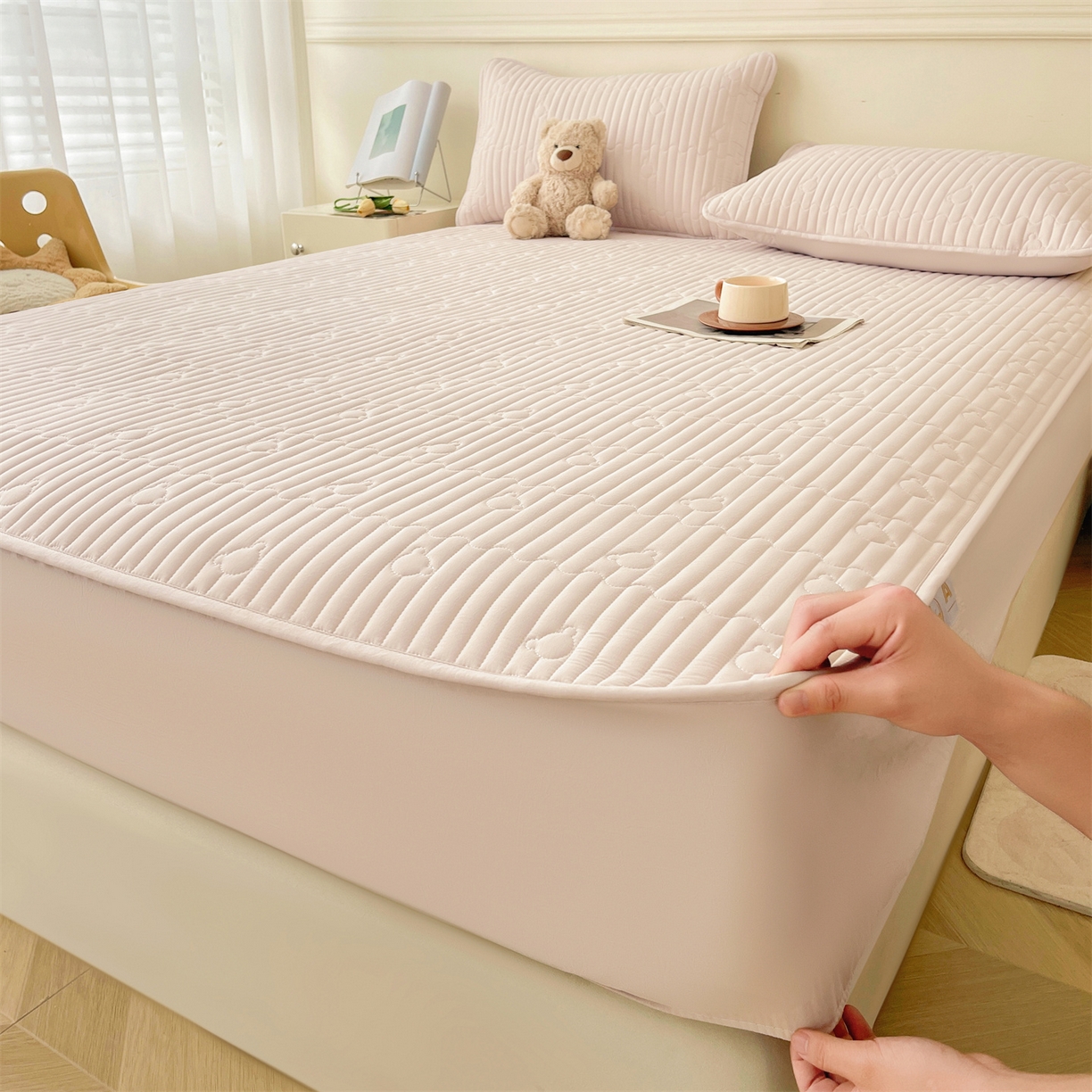 91家纺网 家纺一手货源 找家纺 雯豆家纺 2025新款洛川A类夹棉床笠三件套水洗棉磨毛纯色床护垫床单保护套 洛川-奶咖