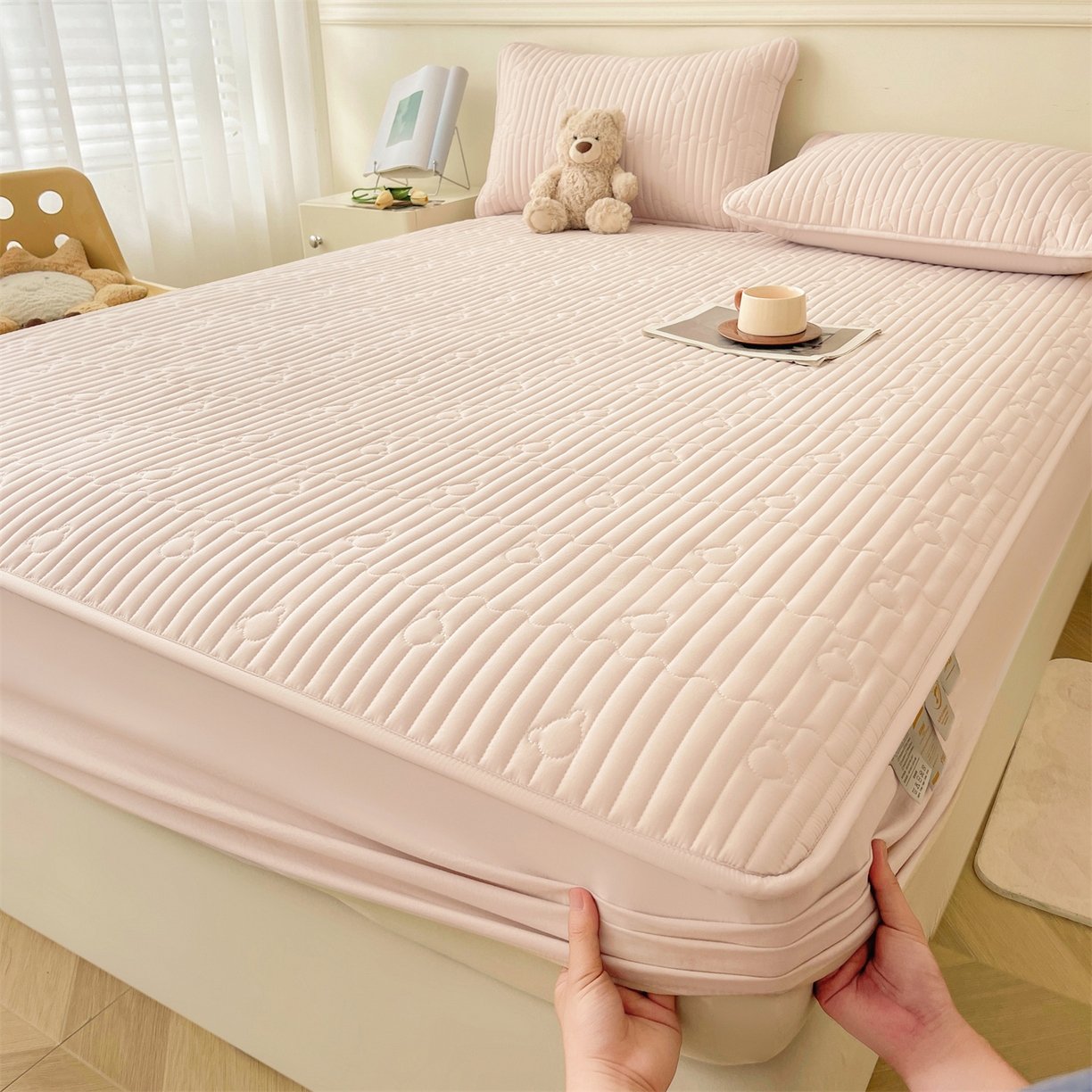 91家纺网 家纺一手货源 找家纺 雯豆家纺 2025新款洛川A类夹棉床笠三件套水洗棉磨毛纯色床护垫床单保护套 洛川-奶咖