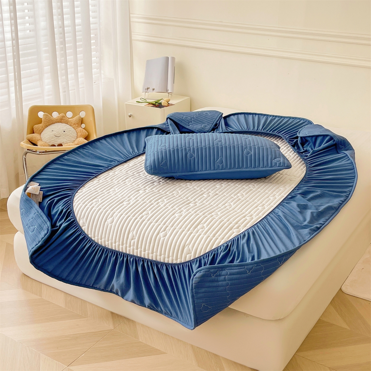 91家纺网 家纺一手货源 找家纺 雯豆家纺 2025新款洛川A类防水夹棉床笠三件套水洗棉磨毛床单保护套 洛川-黛蓝