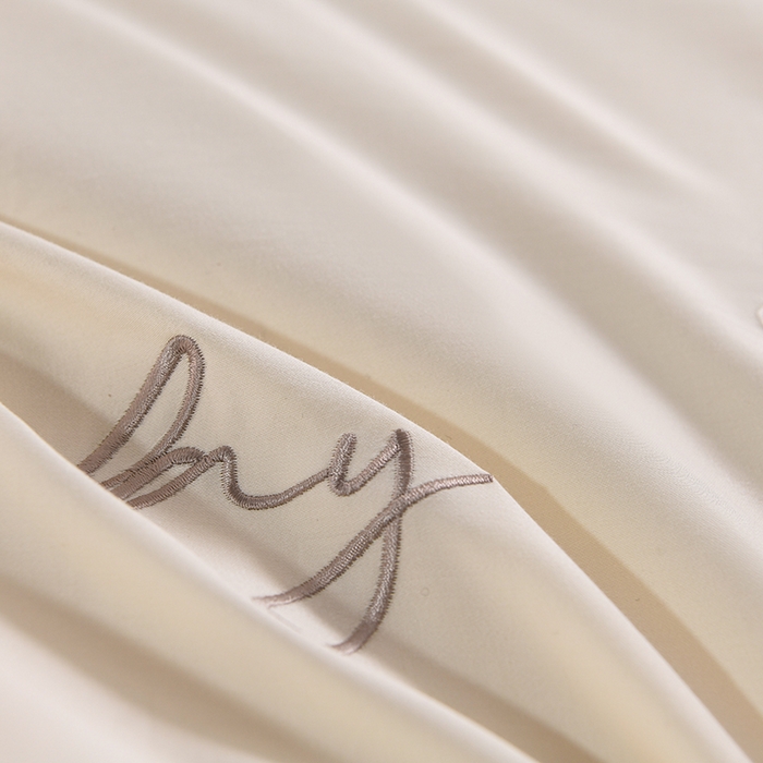 91家纺网 家纺一手货源 找家纺 登登家纺 2025新款A类长绒棉刺绣四件套-华尔兹 华尔兹-粉白