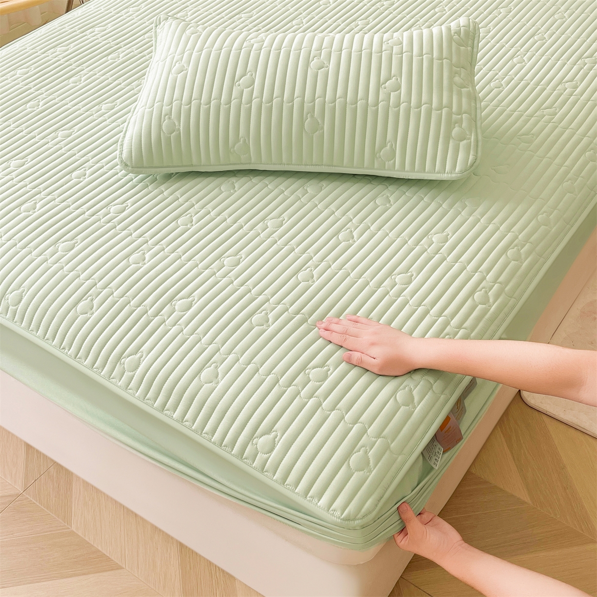 91家纺网 家纺一手货源 找家纺 雯豆家纺 2025新款洛川A类夹棉床笠三件套水洗棉磨毛纯色床护垫床单保护套 洛川-清雅绿