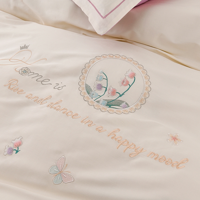 91家纺网 家纺一手货源 找家纺 登登家纺 2025新款A类长绒棉刺绣四件套-风铃 风铃-白紫