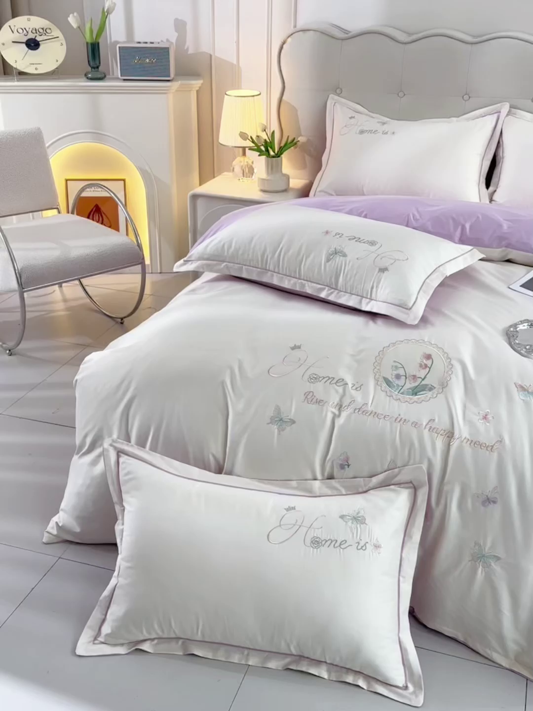 91家纺网 家纺一手货源 找家纺 登登家纺 2025新款A类长绒棉刺绣四件套-风铃 风铃-白紫