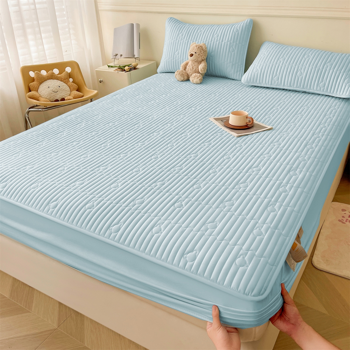 91家纺网 家纺一手货源 找家纺 雯豆家纺 2025新款洛川A类防水夹棉床笠三件套水洗棉磨毛床单保护套 洛川-淡水蓝