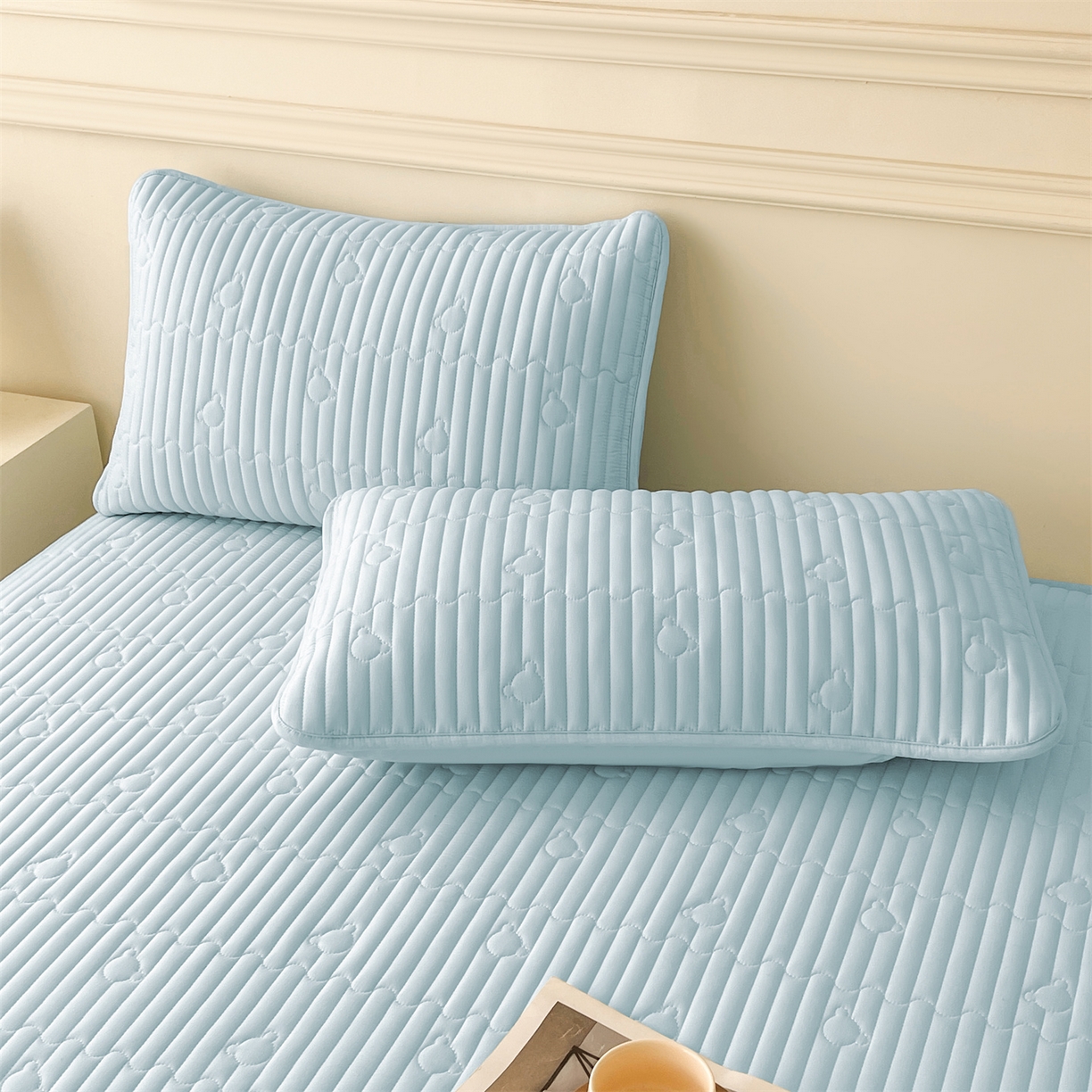 91家纺网 家纺一手货源 找家纺 雯豆家纺 2025新款洛川A类防水夹棉床笠三件套水洗棉磨毛床单保护套 洛川-淡水蓝