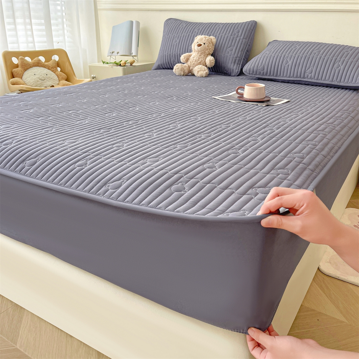 91家纺网 家纺一手货源 找家纺 雯豆家纺 2025新款洛川A类夹棉床笠三件套水洗棉磨毛纯色床护垫床单保护套 洛川-深空灰