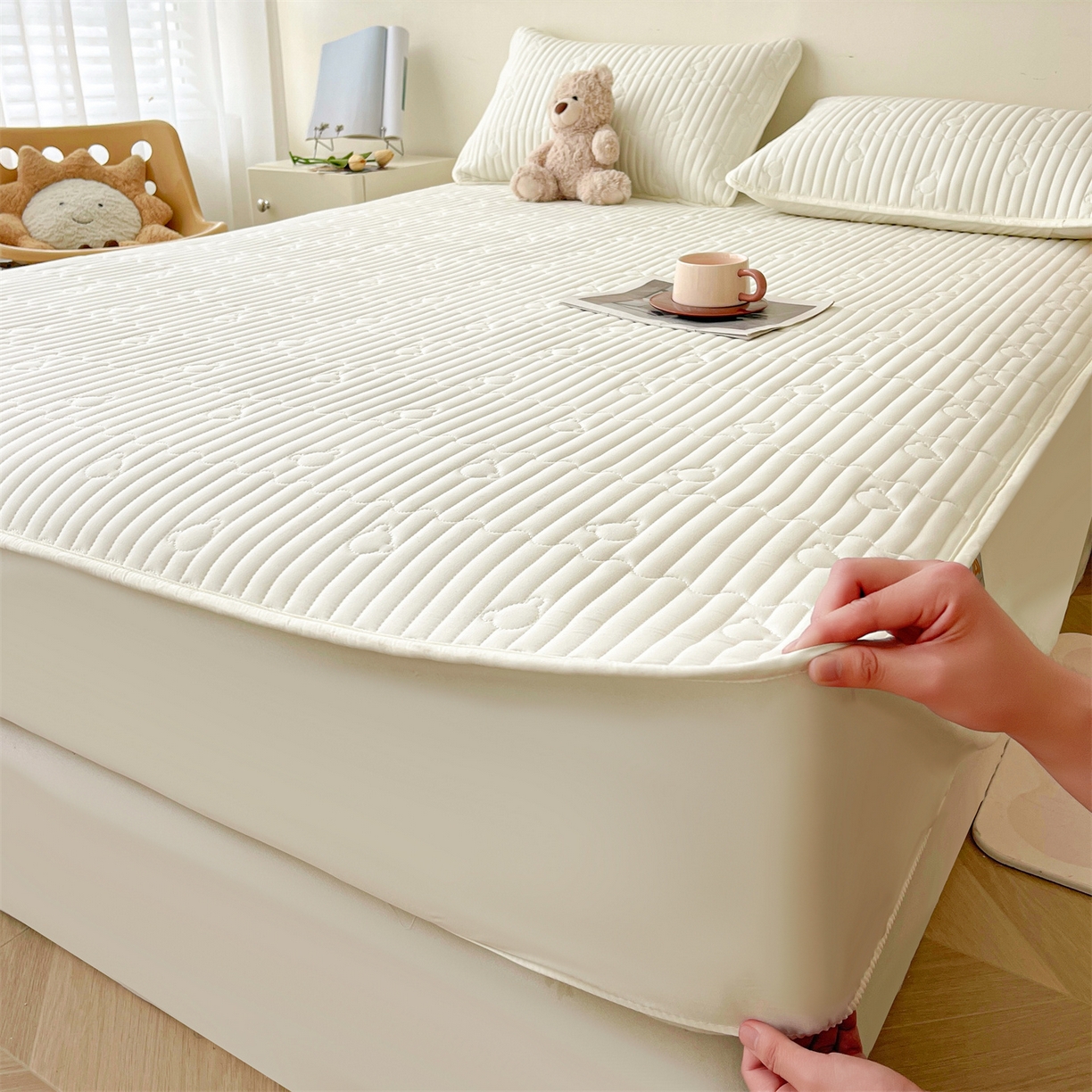 91家纺网 家纺一手货源 找家纺 雯豆家纺 2025新款洛川A类夹棉床笠三件套水洗棉磨毛纯色床护垫床单保护套 洛川-月光白