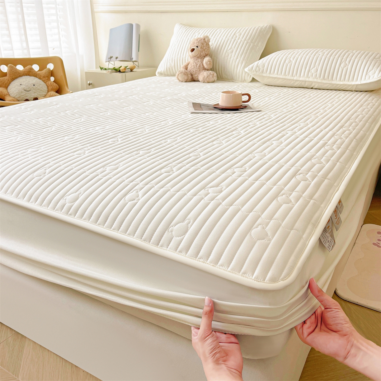 91家纺网 家纺一手货源 找家纺 雯豆家纺 2025新款洛川A类夹棉床笠三件套水洗棉磨毛纯色床护垫床单保护套 洛川-月光白