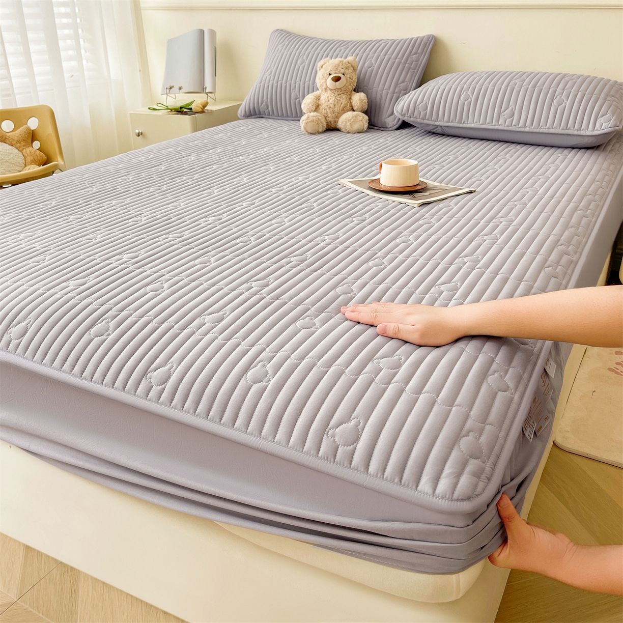 91家纺网 家纺一手货源 找家纺 雯豆家纺 2025新款洛川A类防水夹棉床笠三件套水洗棉磨毛床单保护套 洛川-暮云灰