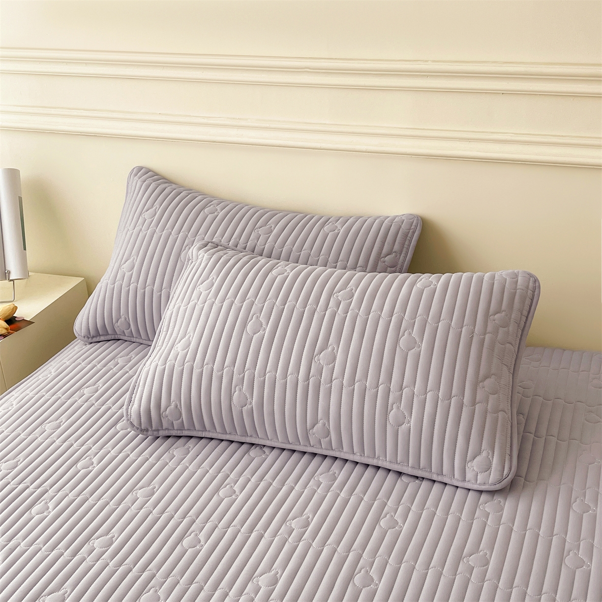 91家纺网 家纺一手货源 找家纺 雯豆家纺 2025新款洛川A类防水夹棉床笠三件套水洗棉磨毛床单保护套 洛川-暮云灰