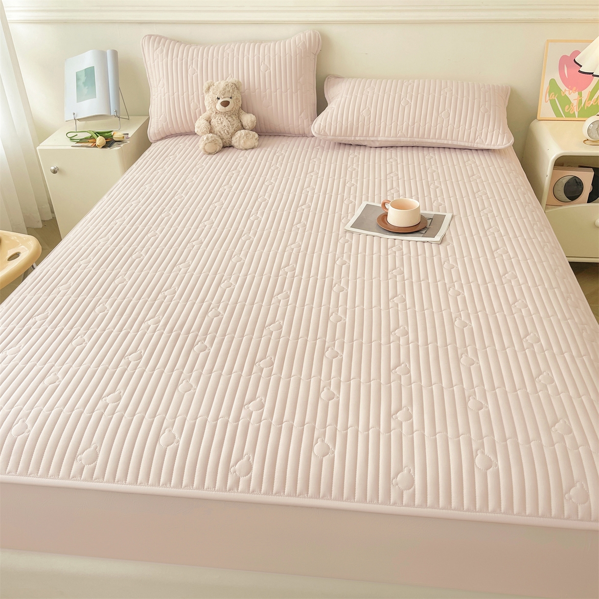 91家纺网 家纺一手货源 找家纺 雯豆家纺 2025新款洛川A类防水夹棉床笠三件套水洗棉磨毛床单保护套 洛川-奶咖