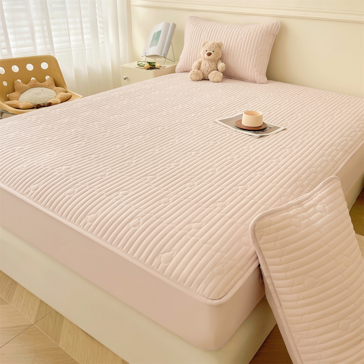 91家纺网 家纺一手货源 找家纺 雯豆家纺 2025新款洛川A类防水夹棉床笠三件套水洗棉磨毛床单保护套 洛川-奶咖