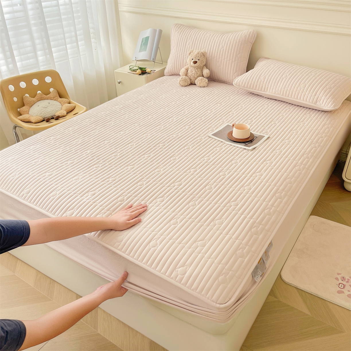 91家纺网 家纺一手货源 找家纺 雯豆家纺 2025新款洛川A类防水夹棉床笠三件套水洗棉磨毛床单保护套 洛川-奶咖