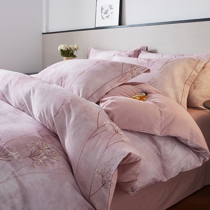 91家纺网 家纺一手货源 找家纺 金纱玉纺家纺 2025数码印花100%棉四件套 听风冷雨-粉