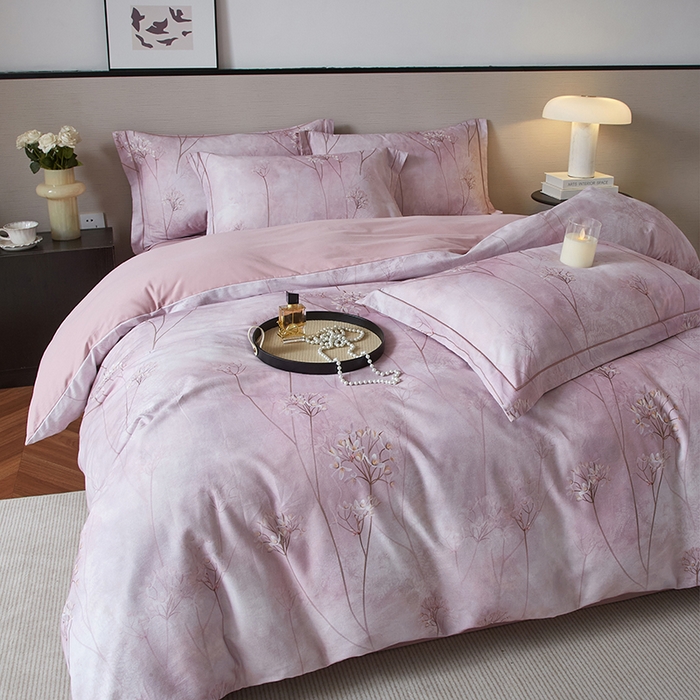 91家纺网 家纺一手货源 找家纺 金纱玉纺家纺 2025数码印花100%棉四件套 听风冷雨-粉