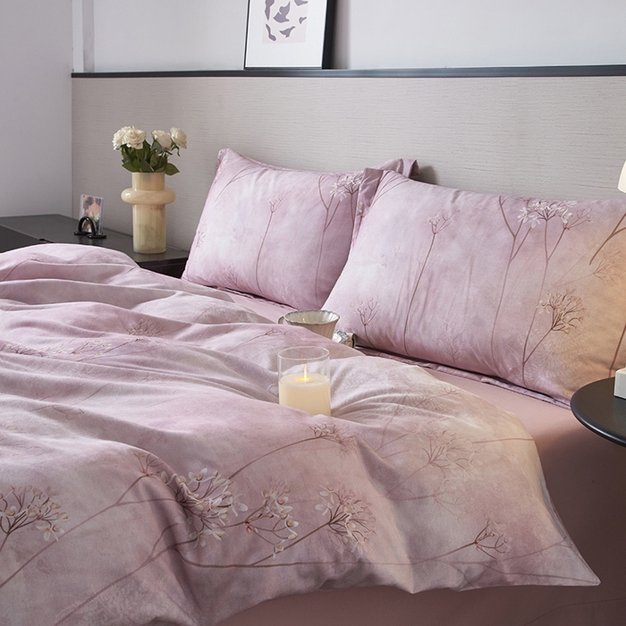 91家纺网 家纺一手货源 找家纺 金纱玉纺家纺 2025数码印花100%棉四件套 听风冷雨-粉