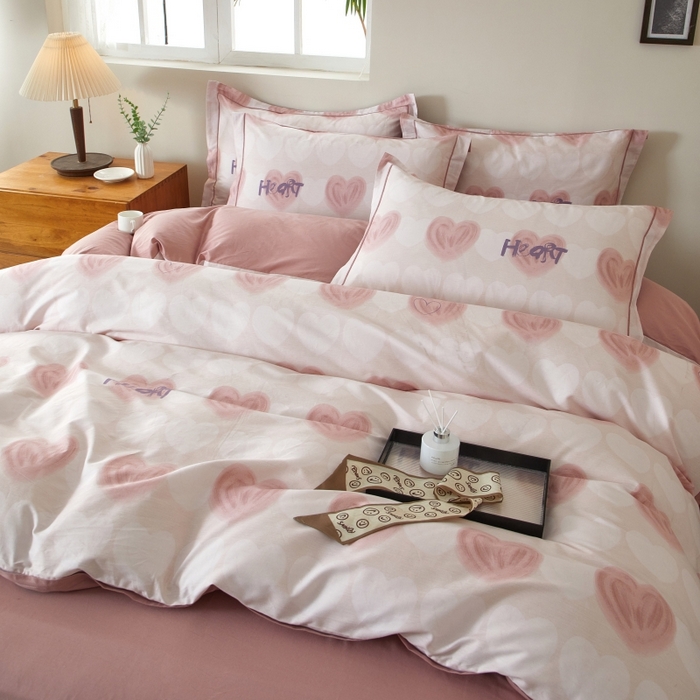 91家纺网 家纺一手货源 找家纺 威克凯丽 2025新款全棉13372系列四件套 心心相印