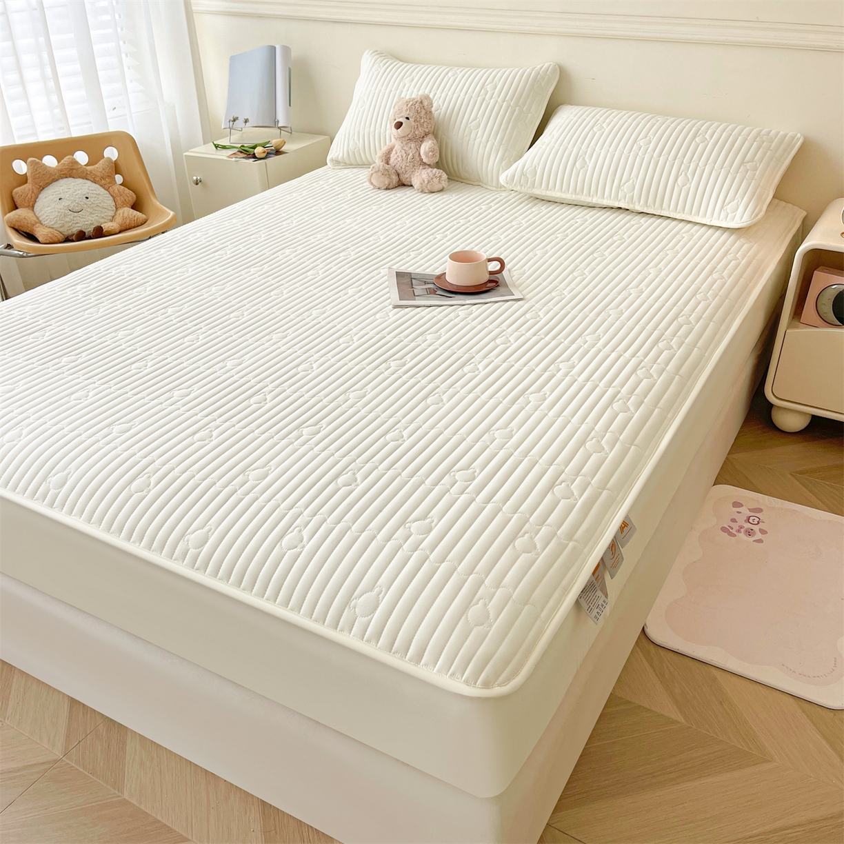 91家纺网 家纺一手货源 找家纺 雯豆家纺 2025新款洛川A类防水夹棉床笠三件套水洗棉磨毛床单保护套 洛川-月光白