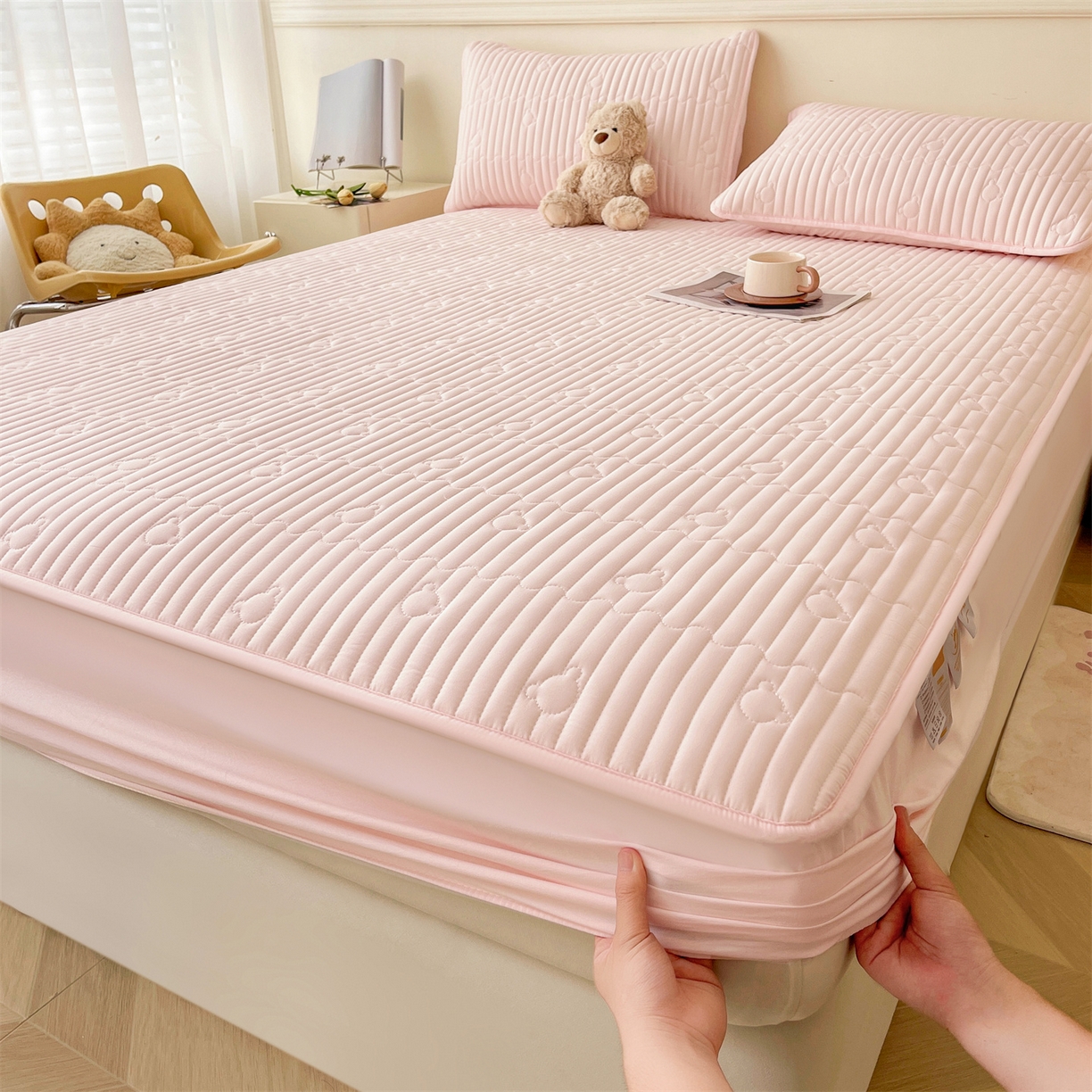 91家纺网 家纺一手货源 找家纺 （总）雯豆家纺 2025新款洛川A类防水夹棉床笠三件套水洗棉磨毛床单保护套