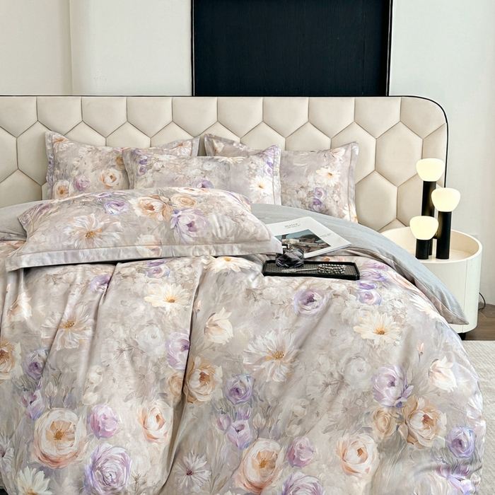 91家纺网 家纺一手货源 找家纺 2025年新款全棉长绒棉数码印花四件套 清香花田-灰