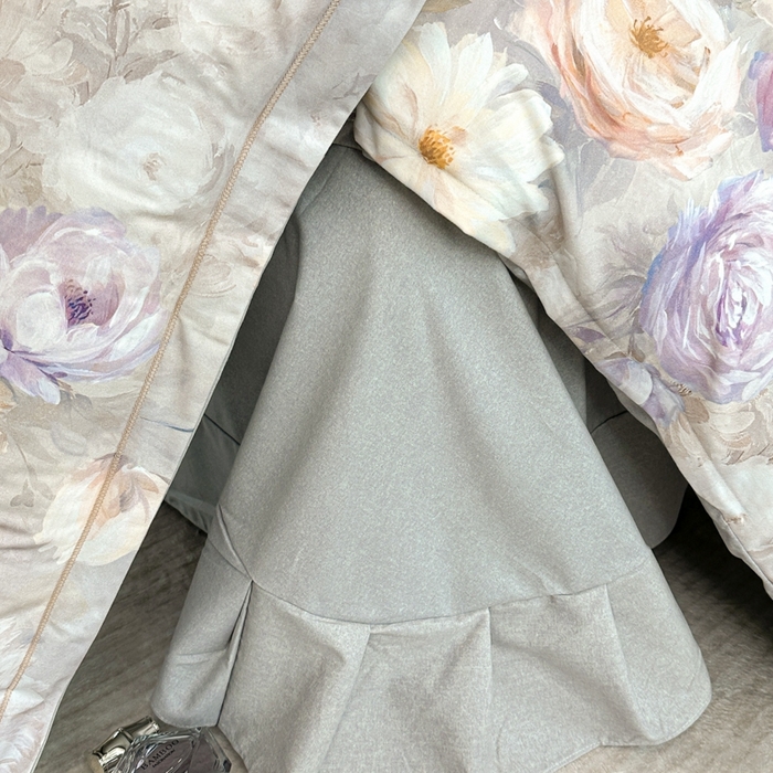 91家纺网 家纺一手货源 找家纺 2025年新款全棉长绒棉数码印花四件套 清香花田-灰