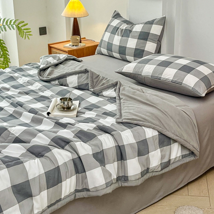 91家纺网 家纺一手货源 找家纺 小叮当家纺仓储工厂店 2025新款色织水洗棉夏被无印风百分百新疆棉花夏被四件套夏凉被四件套 灰中格（配B版床单230-250）