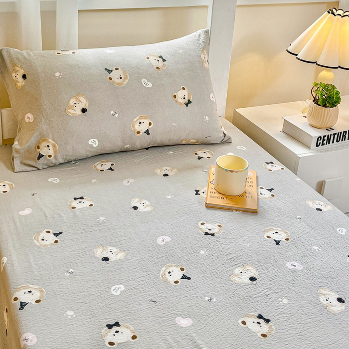 91家纺网 家纺一手货源 找家纺 优米家纺 2025新款A类云感双层纱学生宿舍三件套上下铺三件套 恋爱熊