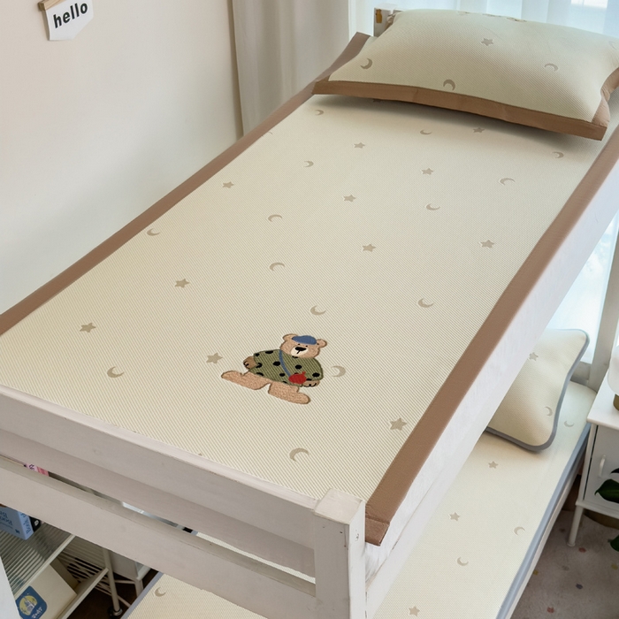 91家纺网 家纺一手货源 找家纺 眠多宝 2025新款凉豆豆学生宿舍用床席床笠可水洗凉席 床席床笠--床席款（绣花款） 呆酱熊