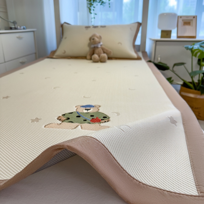 91家纺网 家纺一手货源 找家纺 眠多宝 2025新款凉豆豆学生宿舍用床席床笠可水洗凉席 床席床笠--床席款（绣花款） 呆酱熊