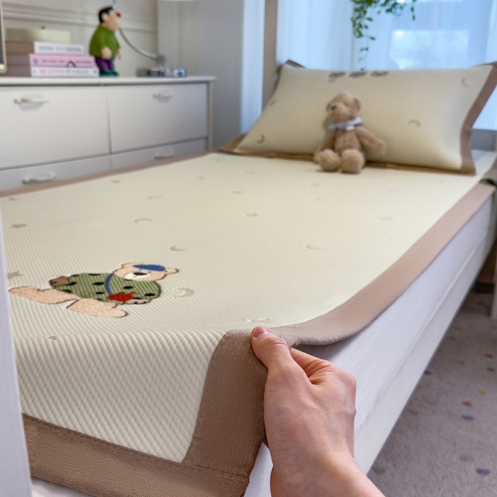 91家纺网 家纺一手货源 找家纺 眠多宝 2025新款凉豆豆学生宿舍用床席床笠可水洗凉席 床席床笠--床席款（绣花款） 呆酱熊