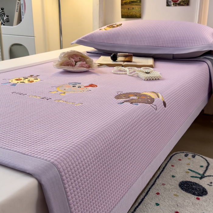 91家纺网 家纺一手货源 找家纺 眠多宝 2025新款凉豆豆学生宿舍用床席床笠可水洗凉席 床席床笠--床席款（绣花款） 乐享狂嗨-紫