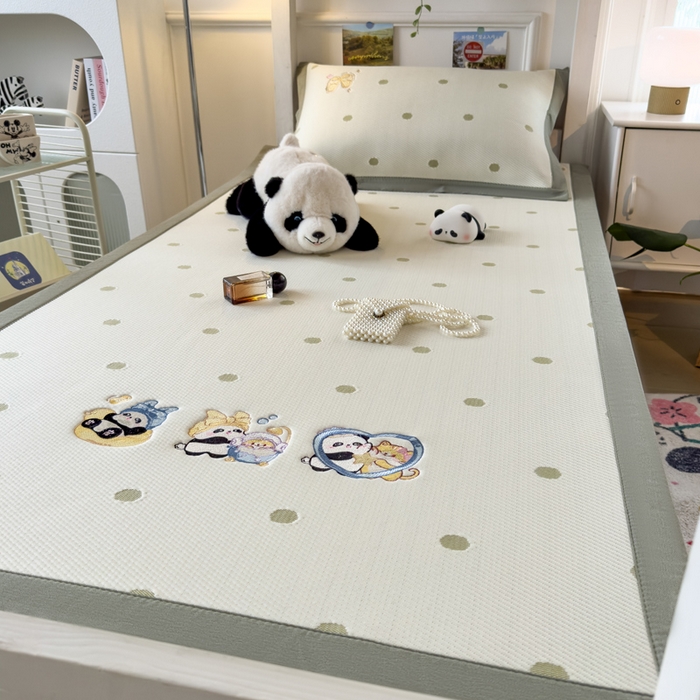 91家纺网 家纺一手货源 找家纺 眠多宝 2025新款凉豆豆学生宿舍用床席床笠可水洗凉席 床席床笠--床席款（绣花款） 泡泡熊猫乐