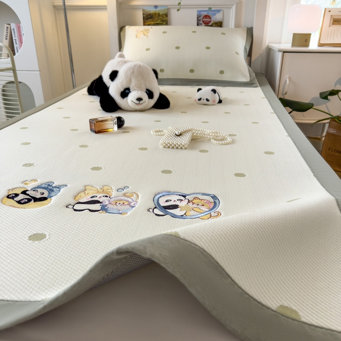 91家纺网 家纺一手货源 找家纺 眠多宝 2025新款凉豆豆学生宿舍用床席床笠可水洗凉席 床席床笠--床席款（绣花款） 泡泡熊猫乐