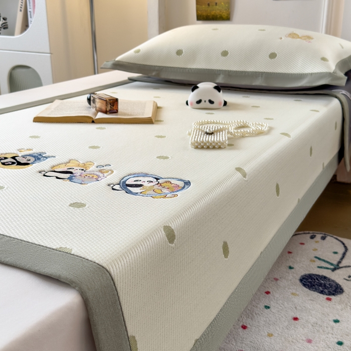 91家纺网 家纺一手货源 找家纺 眠多宝 2025新款凉豆豆学生宿舍用床席床笠可水洗凉席 床席床笠--床席款（绣花款） 泡泡熊猫乐