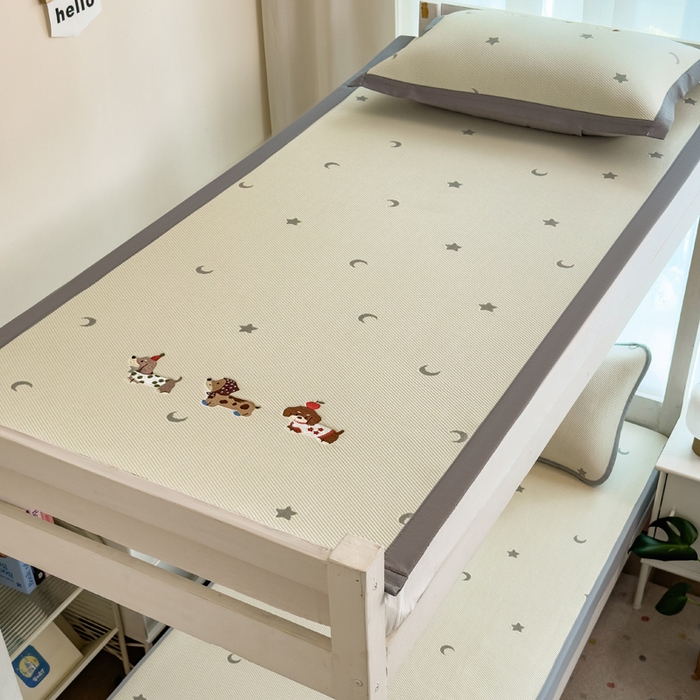 91家纺网 家纺一手货源 找家纺 眠多宝 2025新款凉豆豆学生宿舍用床席床笠可水洗凉席 床席床笠--床席款（绣花款） 淘气腊肠犬