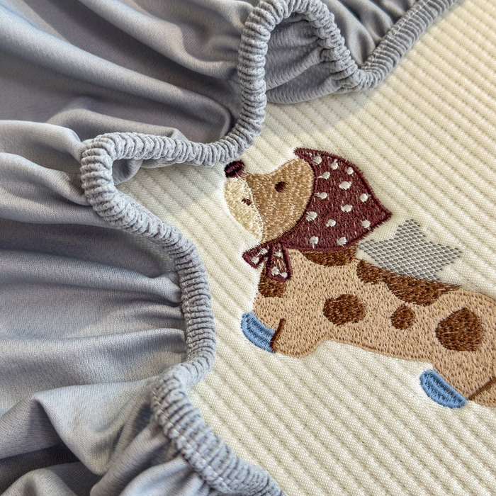 91家纺网 家纺一手货源 找家纺 眠多宝 2025新款凉豆豆学生宿舍用床席床笠可水洗凉席 床席床笠--床席款（绣花款） 淘气腊肠犬