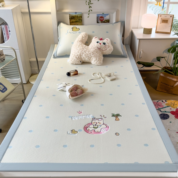 91家纺网 家纺一手货源 找家纺 眠多宝 2025新款凉豆豆学生宿舍用床席床笠可水洗凉席 床席床笠--床席款（绣花款） 夏日派对