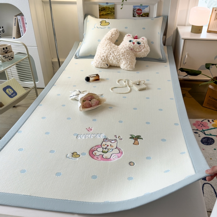 91家纺网 家纺一手货源 找家纺 眠多宝 2025新款凉豆豆学生宿舍用床席床笠可水洗凉席 床席床笠--床席款（绣花款） 夏日派对