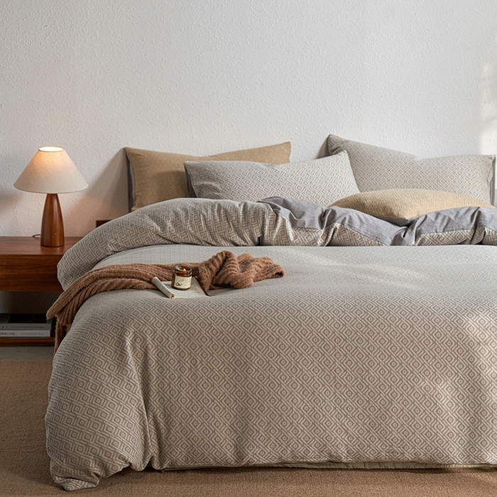 91家纺网 家纺一手货源 找家纺 三朵家纺 2025新款全棉纯棉水洗棉色织提花四件套 眉景-灰